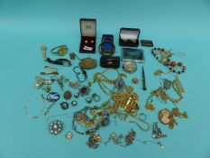 A 9ct gold ring, costume jewellery, South American silver butterfly brooch,