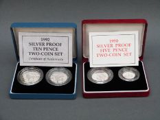 Royal Mint cased silver proof 1990 five pence two coin set,