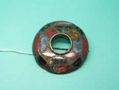 A Victorian specimen brooch set with sections of agate