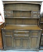 An oak dresser (H188 x W141 x D49cm)
