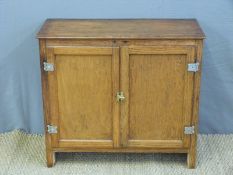A wooden cupboard (H69 x W76cm)