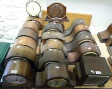 Eighteen various clocks including mantel clocks