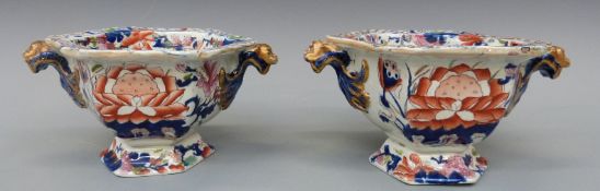 A pair of Mason's Ironstone pedestal comports circa 1810, 10cm tall,