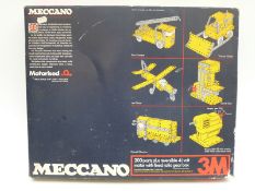 Meccano outfit No 3M with 200 parts and electric motor,