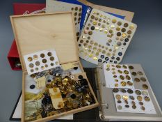 A large quantity of hunting and other buttons