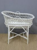 A wicker crib (H80cm x L87cm)