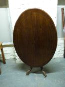 A 19thC inlaid mahogany oval breakfast table (H72 x L134 x W97cm)