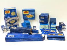 Hornby Dublo 00 gauge BR 0-6-2 EDL17 tank locomotive together with 30 wagons,