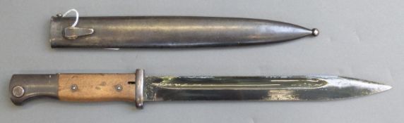 WWII German M84/98 bayonet marked 42asw/5196v to blade and S638 to scabbard,