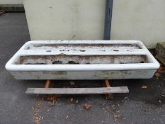A glazed double sided sink unit (L186 x W82 x H26cm)
