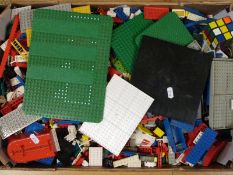 Over 8kg of loose Lego parts some with Legoland branding.