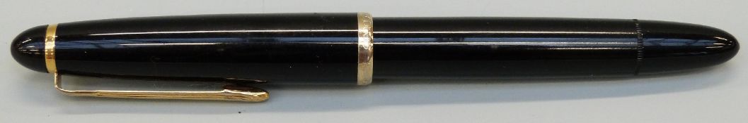 Senator fountain pen with black body,