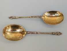 A pair of Edward VII hallmarked silver apostle spoons, London 1903 maker William Hutton & Sons Ltd,
