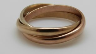 A 9ct gold Russian style wedding ring, 4.