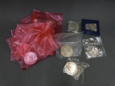 Ten various £5 commemorative crowns mostly sealed and un-circulated, includes Nelson.