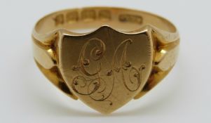 An 18ct gold signet ring, Birmingham 1902, 4.