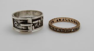 A 9ct gold ring (2.2g) and a silver buckle ring, 6.