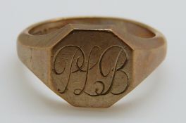 A 9ct gold signet ring, 7.