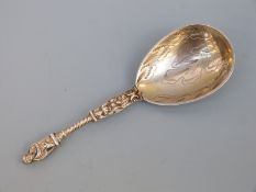 A Victorian hallmarked silver caddy spoon with gilt bowl, London 1880 maker Henry Holland,