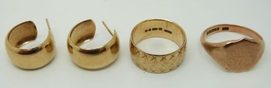 Two 9ct gold rings to include a gentleman's signet ring and a pair of 9ct gold earrings