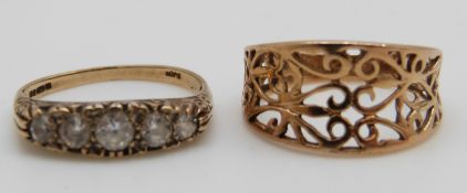 Two 9ct gold rings, 3.