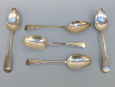 A pair of Georgian hallmarked silver fiddle pattern table spoons, London 1812 maker's mark SH,