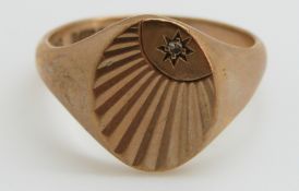 A 9ct gold signet ring, 6.