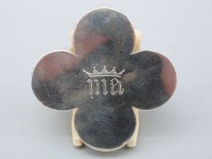 A continental white metal quatrefoil trinket box marked 800,