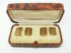 A pair of 9ct gold cufflinks in original box (7.