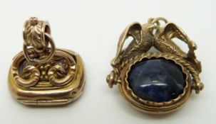 A 9ct gold pendant/ swivel fob charm set with agate with two doves to the top and a 9ct gold seal