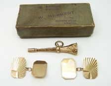A pair of 9ct gold cufflinks, 4.