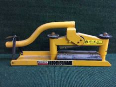 A Rockworth Mini block paving splitter