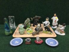 A tray of three USSR figures - Eskimos, Mdina glass paperweight, Selkirk paperweight,