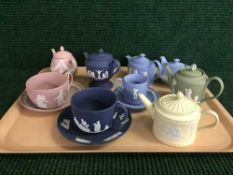 A tray of twelve pieces of Wedgwood jasper ware - Teapots,