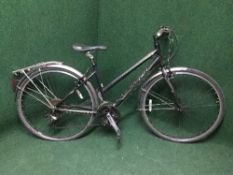 A lady's Trek hybrid cycle