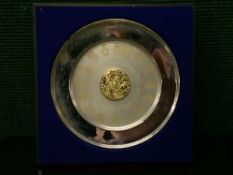 A Queen Elizabeth II Silver Jubilee 1952-1977 Sterling Silver Commemorative Plate, 544.8g/19.