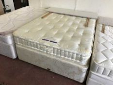 A Relyon Chesterfield 4'6 storage divan set