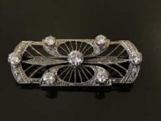 An Art Deco style white gold diamond brooch, the total diamond weight estimated at 2.75 carats, 8.