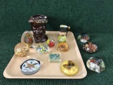 A tray of Royal Doulton John Peel character jug,