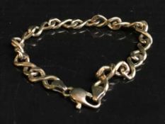 A 9ct gold bracelet, 5.