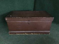 An early twentieth century pine blanket box