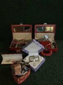 A tray of costume jewellery