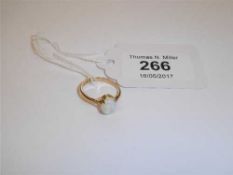 A 9ct gold opal ring