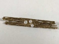 A 9ct gold and seed pearl bar brooch