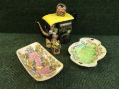 A Ringtons tea merchant tea pot numbered 23370/7500 with sugar basin and certificate together with