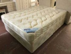 A Dream Mode Windsor 4'6 divan and interior