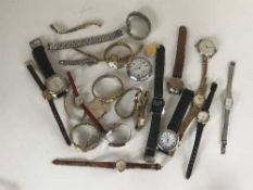 A quantity of wrist watches (Q)