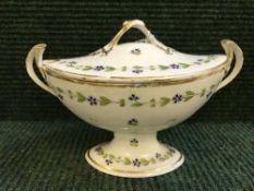 A late eighteenth century Derby sauce tureen and cover, height 15 cm.
