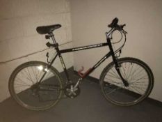 A gent's Ridgeback mountain bike