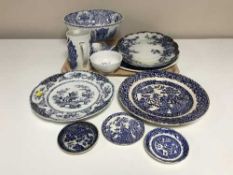 A tray of assorted late 19th century and 20th century blue and white china inc.